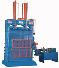 Гідравлічний прес-підбирач